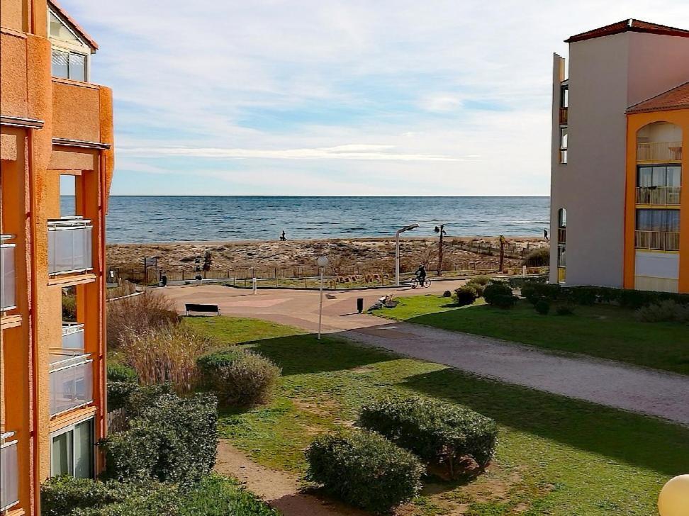 Cap De Mer - Vue Sur Mer - Une Chambre - Une Terrasse - Acces Direct Plage - Commerces A Proximites Ле-Баркарес Екстер'єр фото